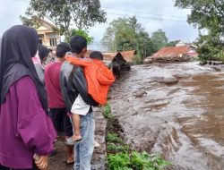 Banjir Lahar Dingin Gunung Marapi Timbulkan Kerusakan di Sumatera Barat