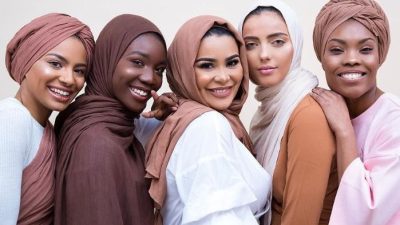 Sebentar Lagi Lebaran, Yuk Intips Tips Memilih Warna Hijab yang Cocok untuk Kulit Sawo Matang