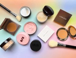 Sama-sama Bedak, Inilah Perbedaan Fungsi Two Way Cake dan Loose Powder