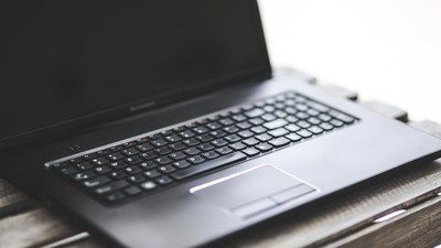 Begini Cara Mematikan Laptop yang Hang dengan Tepat