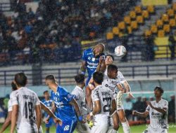 Persib Bandung Menang Atas Borneo FC dengan Skor 2-1