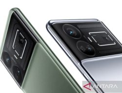 Ponsel Flaghsip Realme GT6 Nongol di FCC, Ditopang Baterai 5500 mAh