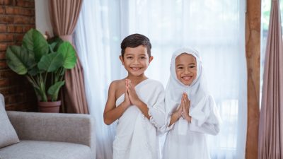 Inilah Hal yang Harus Diperhatikan Jika Mengajak Anak Umrah