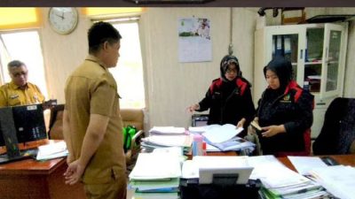 Tim Penyidik Kejati Jabar Geledah Pemkab Karawang, Dokumen dan Komputer Disita!