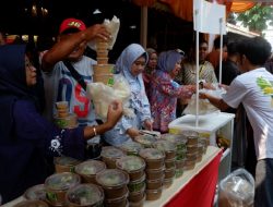 Sego Pecel Magetan Menggoda Selera Pengunjung Seni Budaya TMII