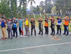 Atlet Panahan Indonesia Air Force Archery Fokus Berlatih di Lapangan Widya Krida Seskoau