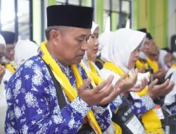 Ratusan Calhaj Asal Subang Kloter 10 KJT Diberangkatkan