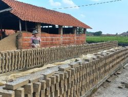 Pengrajin Bata Merah di Majalengka Menjerit, Keluhkan Sulit Pemasaran
