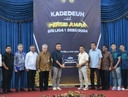 Jadi Juara Liga 1, Bey Machmudin Serahkan ‘Kadeudeuh’ untuk Pemain Persib Bandung