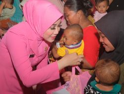 Sambut Hari Bhayangkara Ke-78, Kapolres Subang Berikan Tali Asih Bagi Balita dan Ibu Hamil