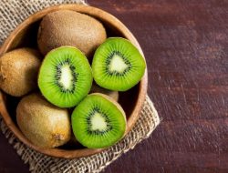 Ahli Diet Ungkap Cara Unik Konsumsi Kiwi untuk Maksimalkan Manfaat Kesehatan