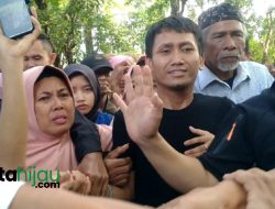 Tiba di Rumah, Pegi Setiawan Disambut Isak Tangis Ratusan Warga