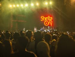 Sheila On 7 Lampiaskan Kerinduan Penggemar di Konser Tunggu Aku di Samarinda