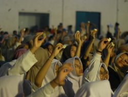 Pesantren Buntet Bikin Gerakan Peduli Gizi, Ribuan Santrinya Kompak Makan Telur