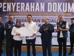 Setelah PKB, Giliran NasDem Serahkan SK untuk Pasangan ARD-Lina Marliana di Pilkada Subang