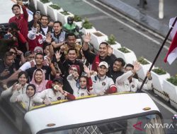 Disambut Meriah, Arak-arakan Atlet Olimpiade Paris 2024 Digelar di Jakarta