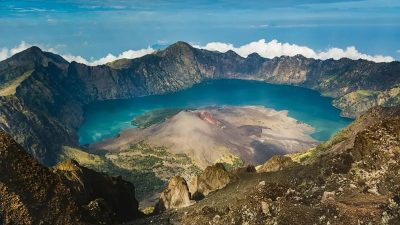 Cuaca Ekstrem, Jalur Pendakian di Lima Gunung Ini Ditutup Sementara
