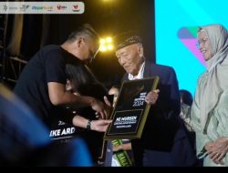 Pemprov Jabar Berikan Penghargaan Lifetime Achievement kepada Nike Ardilla dan Ni Mursih Pencipta Lagu Es Lilin