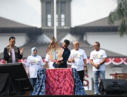 Pj Gubernur Jabar Bey Machmudin Resmi Buka West Java Festival 2024