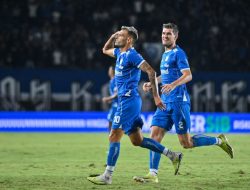 Persib Bandung Diterpa Badai Cedera, Tetap Optimis Raih Gelar Juara Liga 1 2024/2025