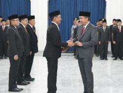 Pj Gubernur Jabar Lantik Lima Pejabat Sementara Bupati di Jabar