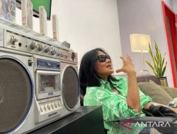 Atiek CB Kembali dengan Single “Teroesir (Menunggu Karma)” Setelah 8 Tahun Vakum