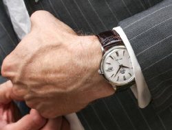 Panduan Memilih Jam Tangan Ideal: Fashion Statement dan Investasi
