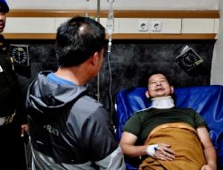 Jenguk Korban Kecelakaan Tol Cipularang, Bey Machmudin: Akan Evaluasi dengan PU dan Jasa Marga