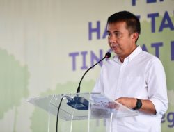 Pilkada Serentak 2024: Bey Machmudin Salurkan Hak Pilih di Tanggerang Selatan, Banten