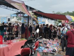 Berkah Hajat Lembur untuk Pedagang Kaki Lima di Patokbeusi Subang