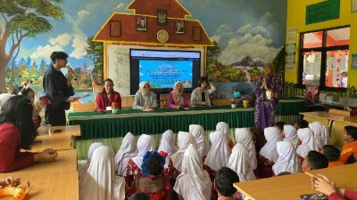 Mahasiswa Prodi Bahasa Jepang UPI Laksanakan PPM di SDN Sagalaherang IV Subang, Siswa: Kakak Kembali Lagi ya
