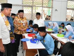 Pj. Gubernur Jabar Apresiasi Uji Coba Program Makan Gratis di SMP 3 Bogor