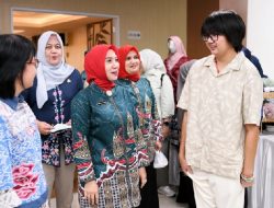 TP PKK Sulawesi Barat Belajar Pengolahan Susu Sapi Perah di Kota Cimahi