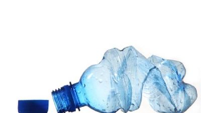 Waspada! Ada Bahaya Mengintai Saat Menggunakan Kembali Botol Plastik Sekali Pakai