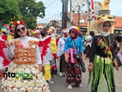 PHOTO: Kemeriahan Pawai Alegoris Milangkala ka-44 Kelurahan Sukamelang, Subang