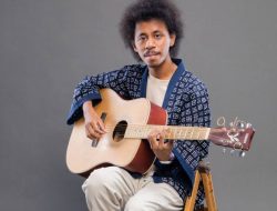 Lagu “Komang” Karya Raim Laode: Kisah Cinta dan Refleksi Jati Diri