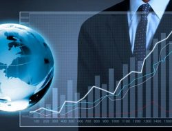 Ekonom: Ekonomi RI Diterjang Badai di 2025