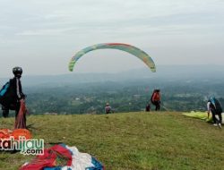 Eksotisme Wisata Paralayang Ciater Subang Pincut Wisatawan asal India