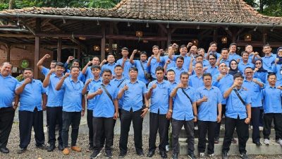 Petugas Cater Perumda Tirta Rangga Subang Harus Aktif Edukasi Pelanggan