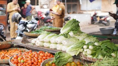 Jelang Nataru, Pemprov Jabar Pastikan Stok Barang Pokok Aman