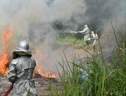 ‘Kebakaran dan Huru Hara di Pabrik Bahan Peledak, Emergency Response Team DAHANA Subang Berhasil Kendalikan Situasi’