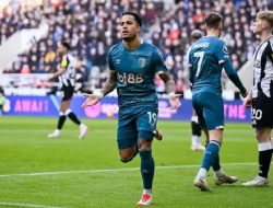 Justin Kluivert Putra Pelatih Timnas Indonesia Cetak Hat-trick Gemilang di Liga Inggris