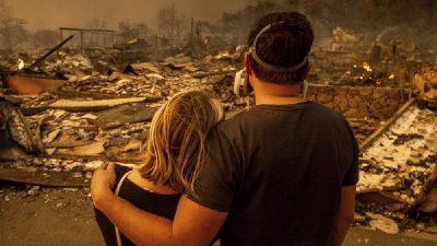 Kebakaran di Los Angeles Berpotensi Meluas Akibat Angin Kencang