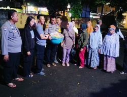 Tangkap Biang Onar, Emak-emak dari Cidadap Hadiahi Kapolsek Pagaden Subang Nasi Tumpeng