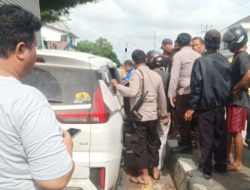 Kejar-kejaran di Jalan Pantura Subang, Mobil Penabrak Bubur Ayam Diamuk Warga