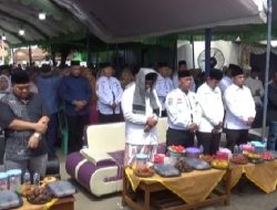 Pemdes Cipeundeuy Subang Umrohkan Sembilan Orang Perangkat Desa dan Linmas