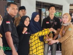 Warga Sukamandijaya Subang Serbu Pembagian Minyak Sayur Gratis