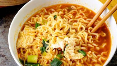 10 Rekomendasi Makanan Hangat yang Cocok Disantap saat Musim Hujan