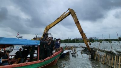 Pagar Laut di Bekasi Dibongkar, Pemprov Jabar Evaluasi Kerja Sama dengan PT. TRPN