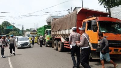 Tekan Kerusakan Jalan, Satlantas Polres Subang Gencarkan Razia Truk Pengangkut Matrial Pertambangan